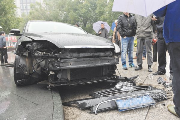 һ���γ�ʧ�س���Ļ��㳡��������Ա����