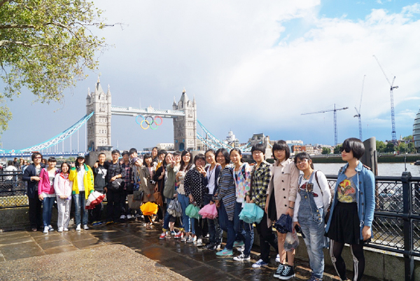 ʦ����Ӣ����չ��ѧ�