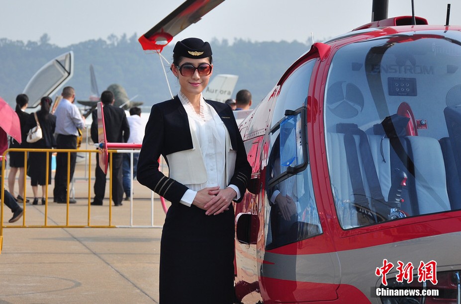 �麣��չ��������Ů����