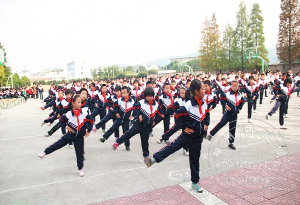 ����������Сѧ����ȫУ�㲥�ٱ���