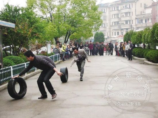 Ȥζ�˶��ٽ���