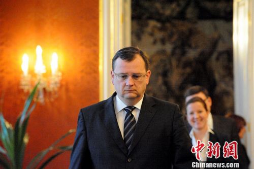 �ݿ�Ů������������8�����ְ