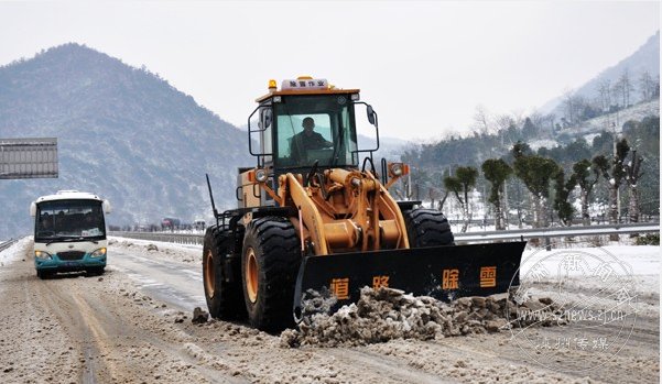 ���ݹ�·��������ȫ����ɨ��ѩ����ͨ��