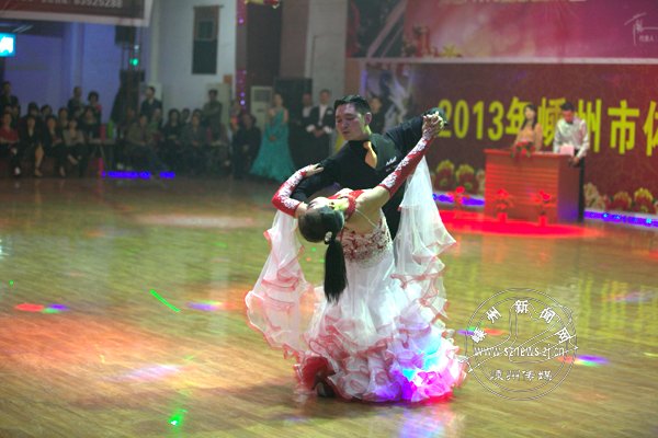 ����һ�����赸�������