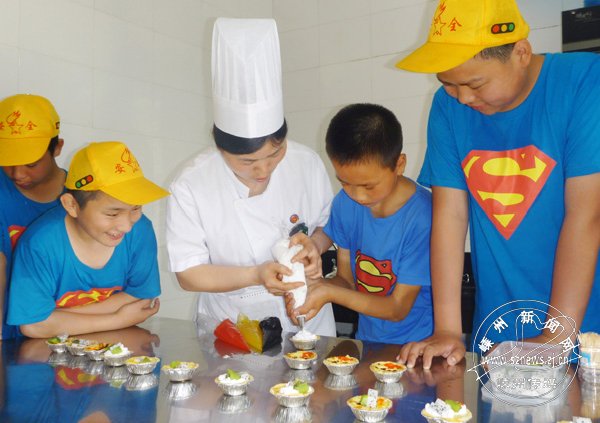 ���ݱ��ݽ�Կ�װ����Ŷӿ�չ���л