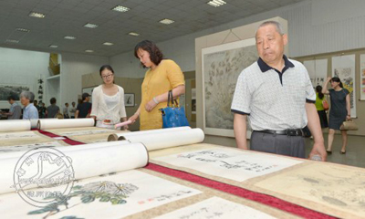 ��Խ�����ϡ�������Ʒչ��չ