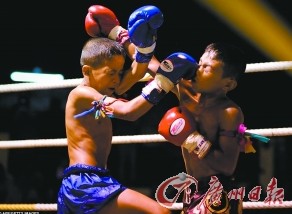 ̩��8��Ů����̨��ȭ ������ֽ�