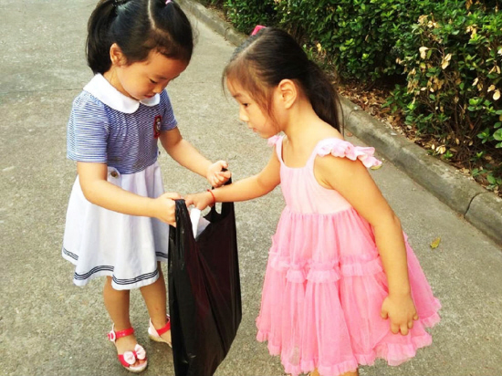 �����족��СС����Ա