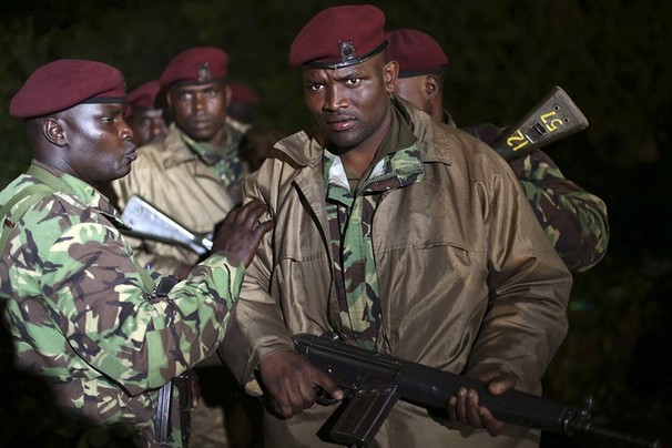 �Ϲ�Ա:���ʾȳ� ��ǹ���а�Ůװ