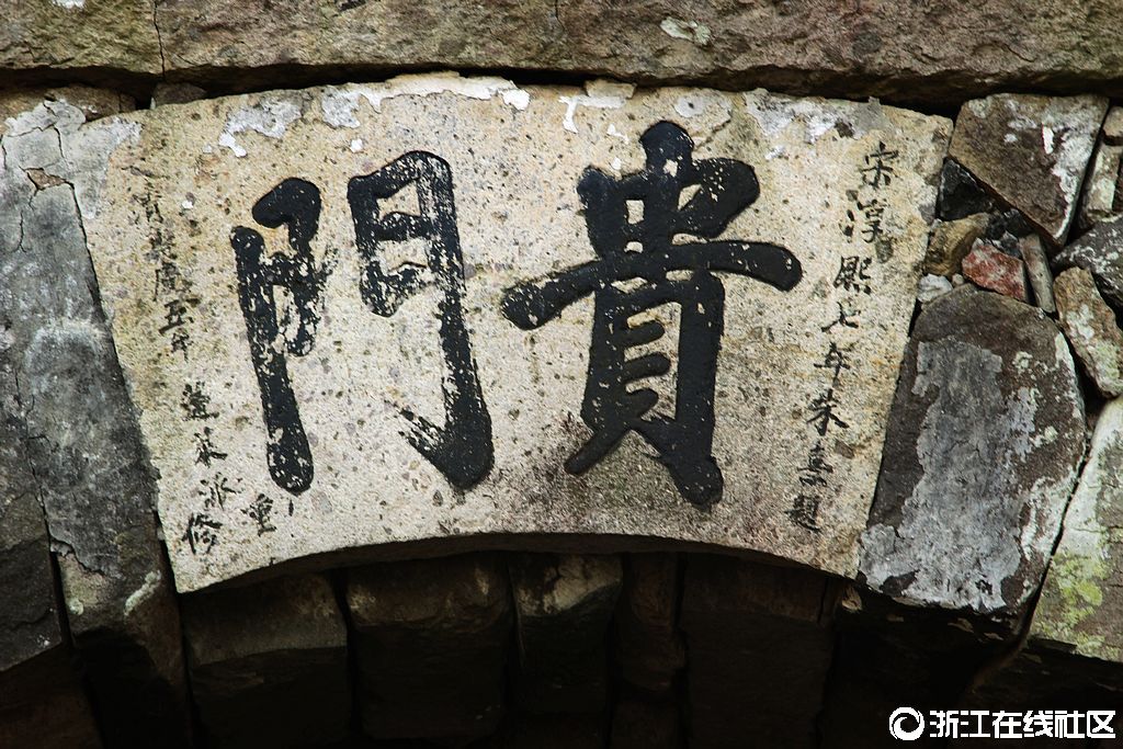 Ŵ