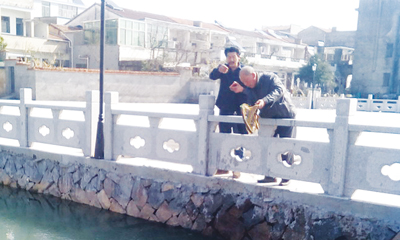 ���˳��ʹ����� �����������ˮ�ʻ���