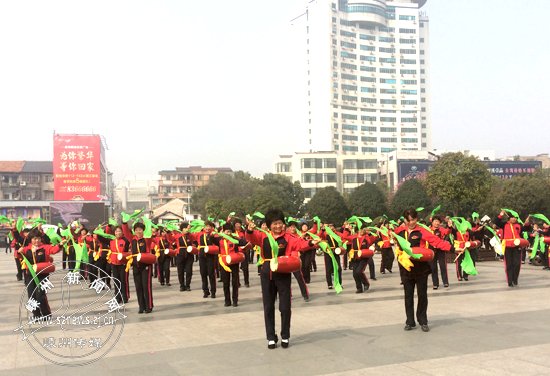 200���˴��������조���ˡ���Ů��