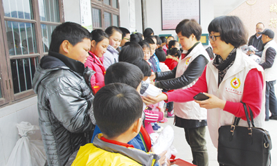 �к�ʮ�ֻᵽɽ��ѧУ��չ��ѧ� 