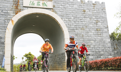 ��������