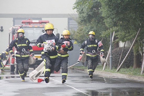 ��һ�� ˭�Ҽ���ǿ