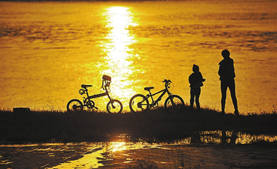 ���պ���